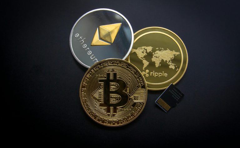 Read more about the article Bitcoin vs Crypto: There Is No Second Best